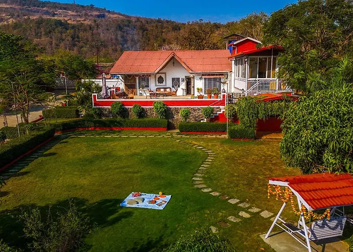 Saffronstays Olive Greens - Pool, Lawn & Glasshouse Escape Karjat